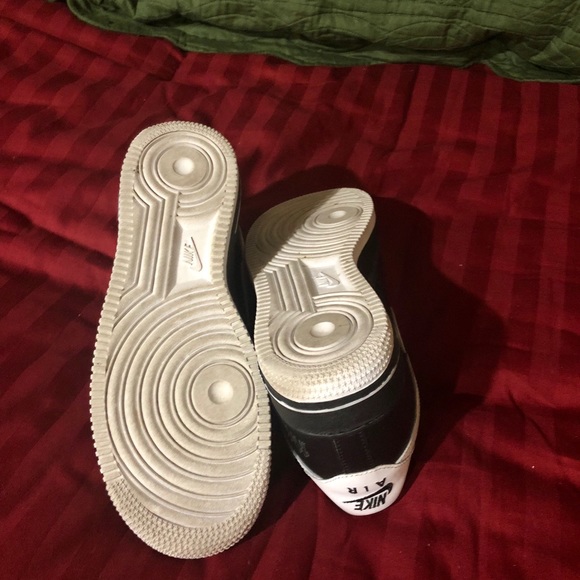 Nike Air Force 1 Great Condition Black Sneakers - Picture 4 of 4